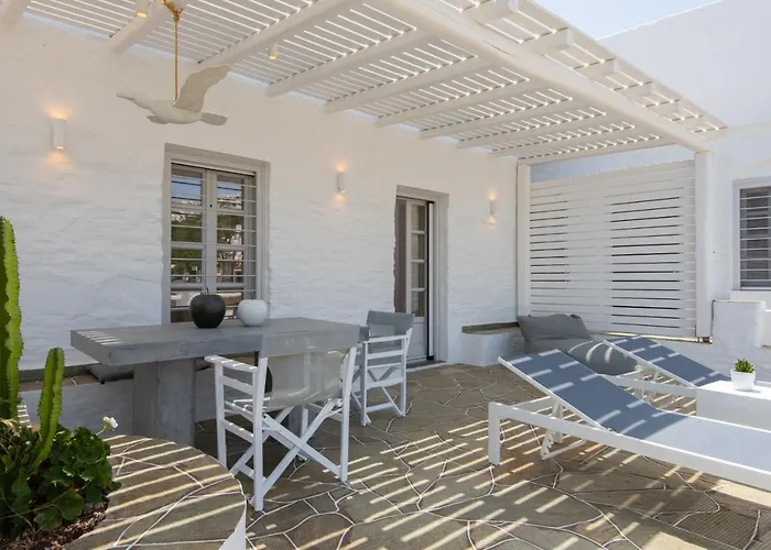 Nerites In Sifnos * Apollonia