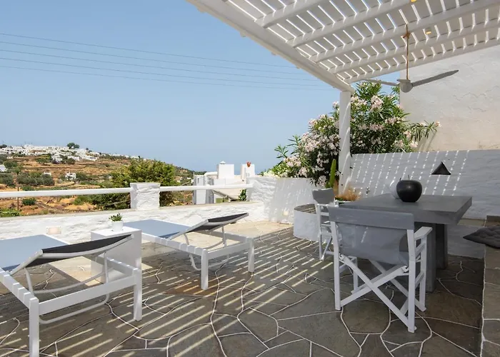 Nerites In Sifnos Аполлония